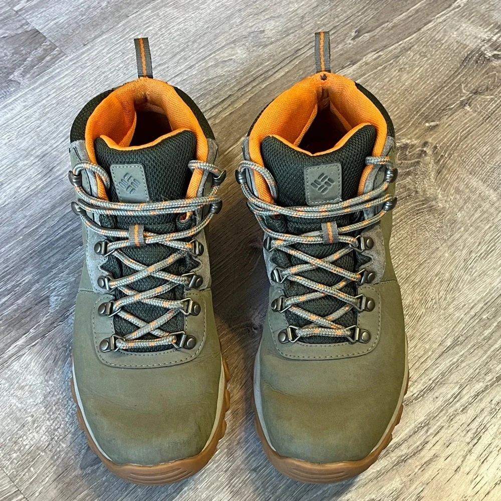 Columbia Newton Ridge Plus II Waterproof Hiking Boot Sage Green BM3970-365 Men 9
